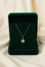 Load image into Gallery viewer, Cloverlight Charm