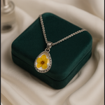 Load image into Gallery viewer, Golden Petal Aura