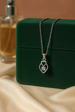 Load image into Gallery viewer, Heartlace Muse
